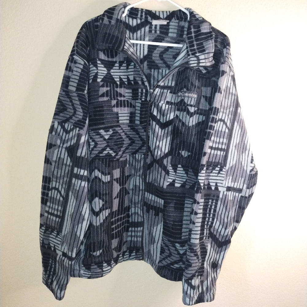 Columbia Lightweight Black and Gray Geometric Jacket